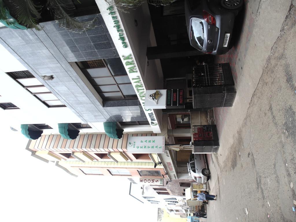 Hotel S R M Central Park Chennai Exterior foto