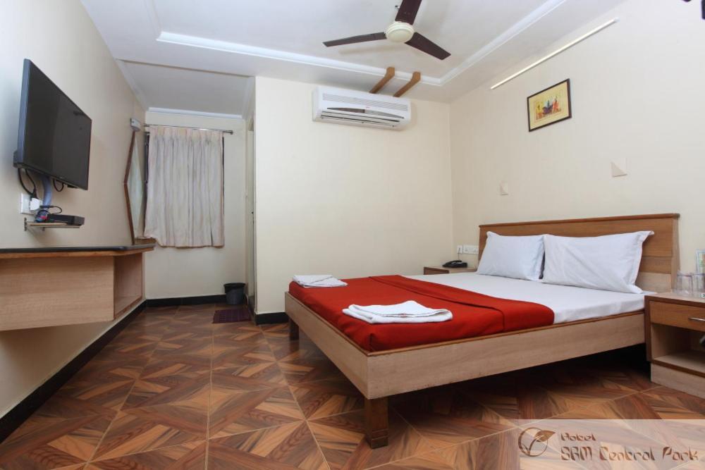 Hotel S R M Central Park Chennai Exterior foto