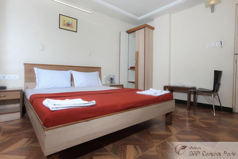 Hotel S R M Central Park Chennai Exterior foto